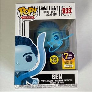 Justin min signed umbrella academy funko pop